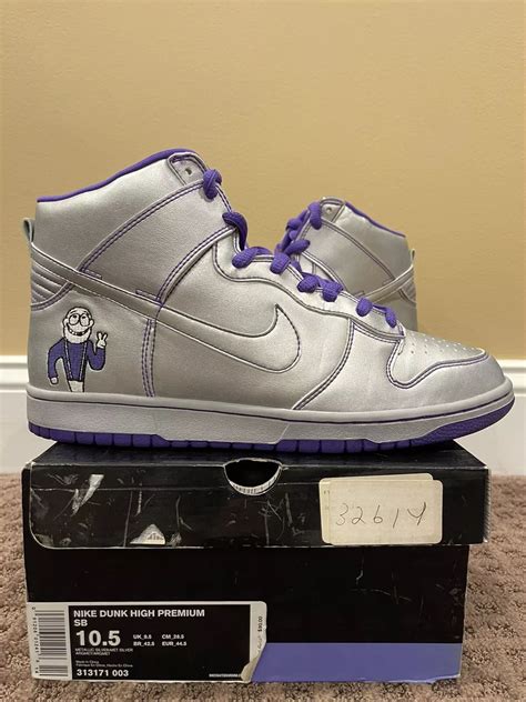 nike sb dinosaur jr fakes|sb dunk high dinosaur.